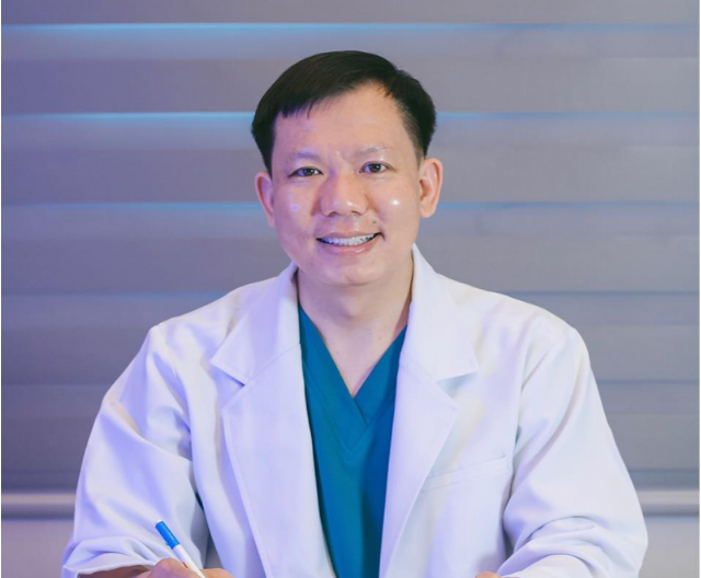 Bác sĩ Cao Hữu Thịnh bị phạt 24,5 triệu đồng vì làm lộ thông tin bệnh nhân Bac si Cao Huu Thinh bi phat 24,5 trieu dong vi lam lo thong tin benh nhan