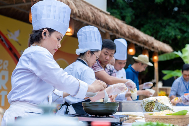 Khai mạc 'Lễ hội đặc sản bản địa' tại VinWonders Nha Trang - Hình 4 Khai mac 'Le hoi dac san ban dia' tai VinWonders Nha Trang-Hinh-4