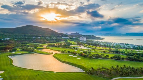 Vinpearl Golf đồng hành cùng CNN quảng bá du lịch Việt Nam - Hình 2 Vinpearl Golf dong hanh cung CNN quang ba du lich Viet Nam-Hinh-2