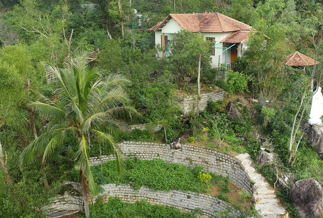 Nguyên Chủ tịch Uỷ ban MTTQ tỉnh Bình Định xây nhà không phép trên núi Nguyen Chu tich Uy ban MTTQ tinh Binh Dinh xay nha khong phep tren nui