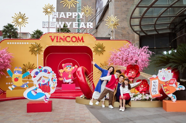 Ngũ “Cat” lâm “mall” - Mang Tết về nhà - Hình 4 Ngu “Cat” lam “mall” - Mang Tet ve nha-Hinh-4