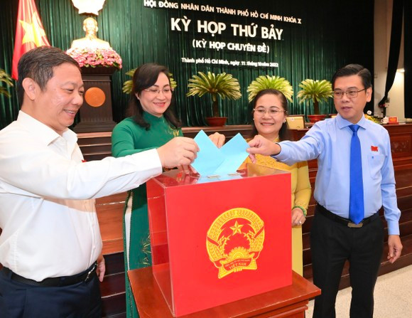 Con đường tiến thân của tân Phó Chủ tịch TP HCM Bùi Xuân Cường - Hình 2 Con duong tien than cua tan Pho Chu tich TP HCM Bui Xuan Cuong-Hinh-2