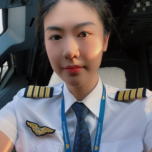 Vẻ đẹp mặn mà của nữ cơ trưởng Huỳnh Lý Đông Phương - Hình 11 Ve dep man ma cua nu co truong Huynh Ly Dong Phuong-Hinh-11