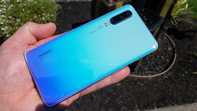 Điện thoại Huawei giảm giá bất ngờ, không mua đừng tiếc! - Hình 2 Dien thoai Huawei giam gia bat ngo, khong mua dung tiec!-Hinh-2