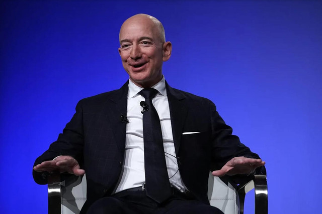 Siêu tỷ phú Jeff Bezos suýt trở thành nhân viên đánh máy fax - Hình 2 Sieu ty phu Jeff Bezos suyt tro thanh nhan vien danh may fax-Hinh-2