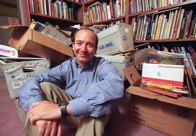 Siêu tỷ phú Jeff Bezos suýt trở thành nhân viên đánh máy fax - Hình 3 Sieu ty phu Jeff Bezos suyt tro thanh nhan vien danh may fax-Hinh-3