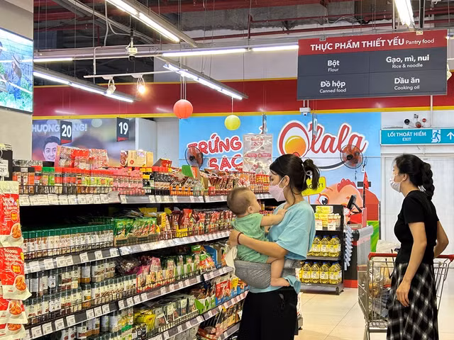 Rộn ràng mùa trăng sum vầy với bánh trung thu WinMart - Hình 2 Ron rang mua trang sum vay voi banh trung thu WinMart-Hinh-2