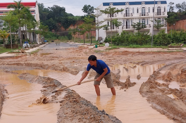 Tiềm ẩn rủi ro khi để khách hàng vào ở tại Dự án Green Valley City (Kỳ 4) - Hình 3 Tiem an rui ro khi de khach hang vao o tai Du an Green Valley City (Ky 4)-Hinh-3