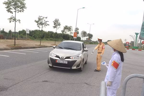 Hai Duong thuc hien gian cach xa hoi, Quang Ninh dung moi hoat dong van tai hanh khach tu 6h ngay 28/1-Hinh-2