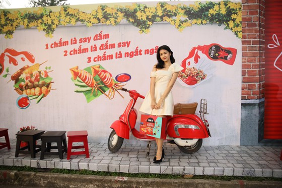 CHIN-SU Cá Cơm Biển Đông hội cùng Tết Việt sum vầy - Hình 3 CHIN-SU Ca Com Bien Dong hoi cung Tet Viet sum vay-Hinh-3