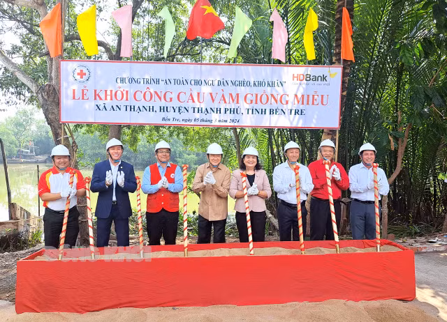 HDBank tiep tuc noi nhung nhip cau yeu thuong tai mien song nuoc Cuu Long