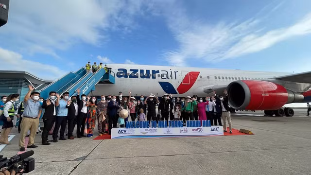 Khanh Hoa don doan khach Nga dau tien theo hinh thuc ho chieu vaccine-Hinh-2