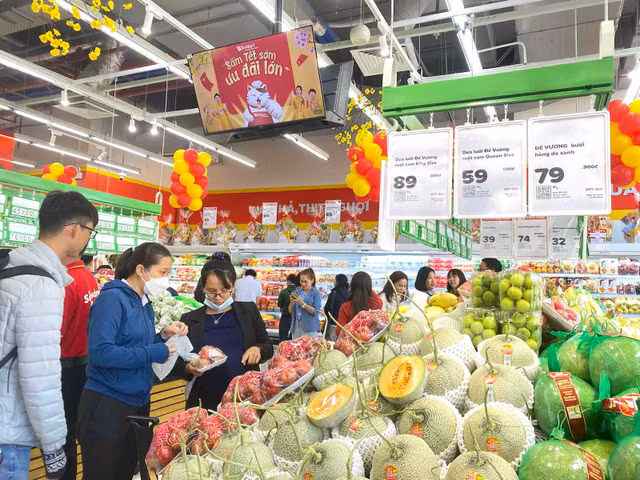 WinMart khai truong sieu thi thu 130, “tung” khuyen mai lon don song tieu dung cuoi nam-Hinh-3