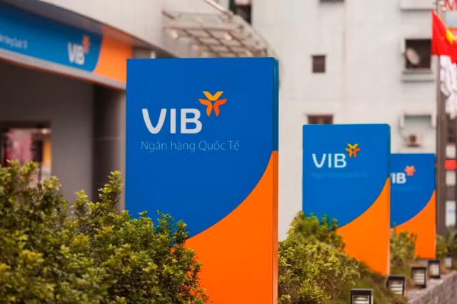 Quy ngoai CBA chinh thuc rut khoi VIB sau 15 nam gan bo