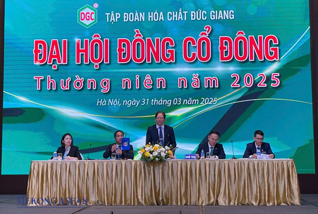 Chu tich Duc Giang khuyen co dong 'giu hang', dau tu BDS la ngoai le