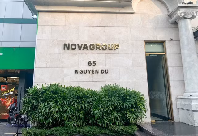 Novaland xin go canh bao co phieu NVL sau khoan lai dot bien