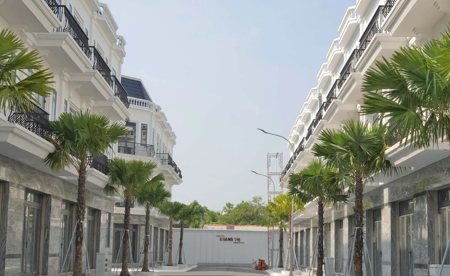 Ai là người chịu trách nhiệm trong vụ 42 căn nhà xây trái phép ở Vĩnh Long? - Hình 2 Ai la nguoi chiu trach nhiem trong vu 42 can nha xay trai phep o Vinh Long?-Hinh-2