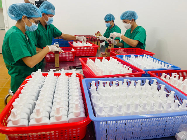 Từ giúp việc thành giám đốc: Cô gái xứ Quảng phấn đấu như thế nào? - Hình 2 Tu giup viec thanh giam doc: Co gai xu Quang phan dau nhu the nao?-Hinh-2
