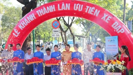 TP HCM lần đầu tiên có làn đường riêng cho xe đạp 