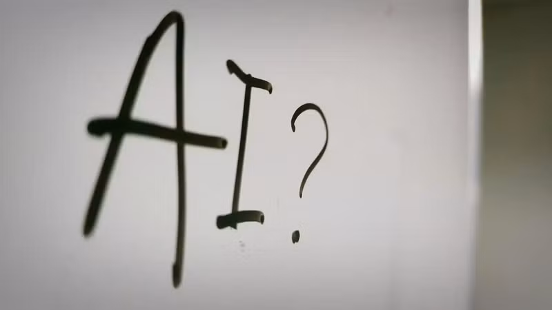 Cha đẻ “AI diệt loài người” bất ngờ đổi giọng gây sốc