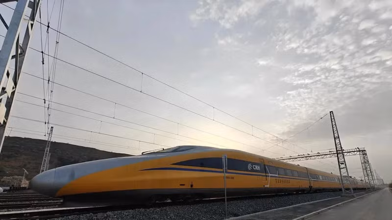 Tàu cao tốc Trung Quốc đạt 385km/h gây choáng