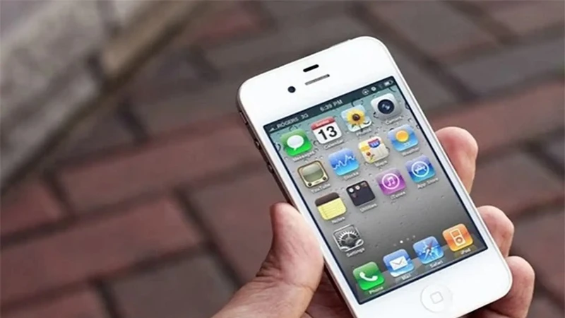 Apple “khai tử” iPhone 5 và iPhone 4, người dùng sốc