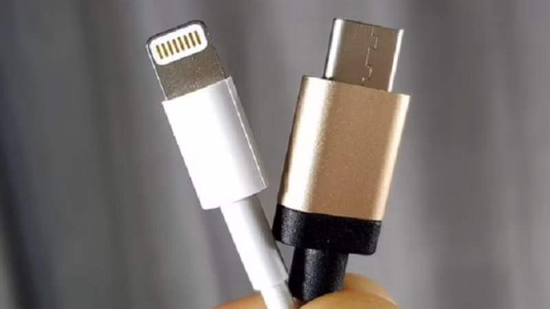 Loạt cổng sạc “dị” trước USB-C từng gây ám ảnh