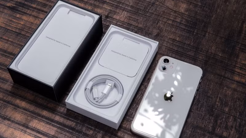 Apple bỏ củ sạc, ngành phụ kiện “hốt bạc” tỷ USD