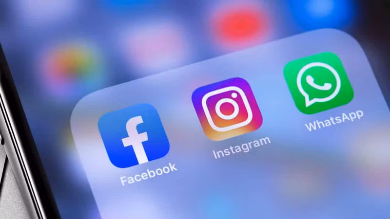 [GALLERY] Facebook sắp thu phí, lộ tính năng xem Story không dấu vết