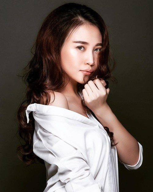 Trong cuộc phỏng vấn với Thời Trang Trẻ, Đàm Thu Trang cho biết, trải qua mỗi một cuộc thi cô đều tự đúc rút cho mình khá nhiều kinh nghiệm quý báu như những quy tắc ứng xử trong giao tiếp, sinh hoạt tập thể, lựa chọn trang phục phù hợp, tự trang điểm. Ảnh: Instagram Đàm Thu Trang.