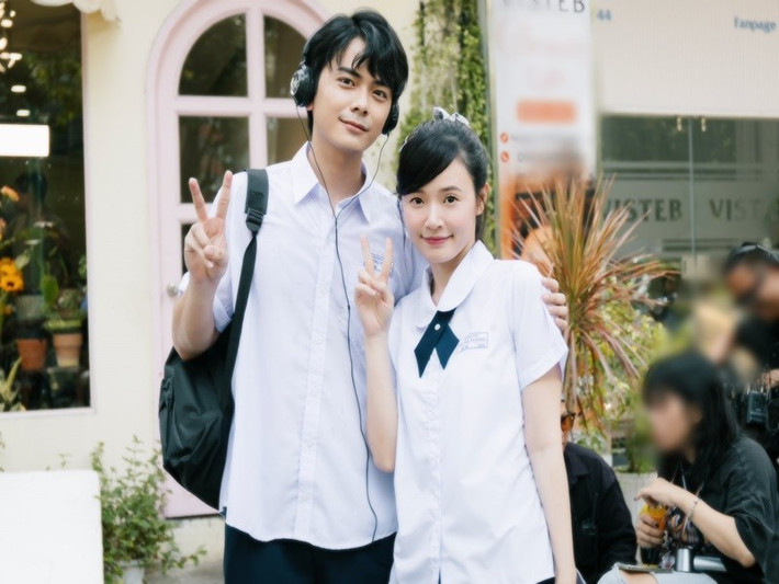 Tạo hình trẻ trung của Lê Hoàng Long và Midu khi cả hai vào vai học sinh 17 tuổi. Ảnh: FB Lê Hoàng Long.