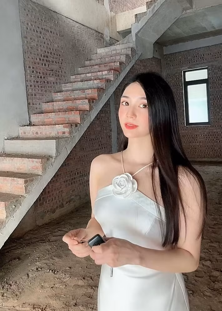 Thanh Bi chia sẻ trên truyền thông, cô tập trung kinh doanh bởi vậy từ chối nhiều lời mời đóng phim. Ảnh: FB Thanh Bi.