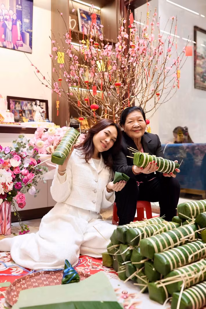 Khác với nhiều nghệ sĩ tất bật chạy show vào dịp Tết, ca sĩ Mỹ Tâm hiếm khi nhận lịch diễn dày đặc, ưu tiên dành thời gian cho gia đình và bản thân.