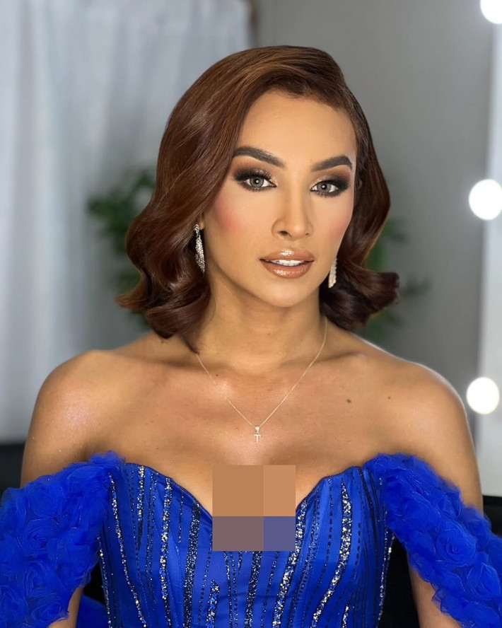 Tiffany chuộng váy áo hở bạo trước khi nhập cuộc. Ảnh: Instagram Tiffany.