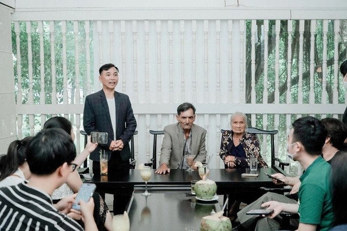 “Bên cạnh sáng tác nhạc, tôi còn nhiều công việc kinh doanh khác, đâu cần dùng anh ấy để nổi tiếng”, Tô Hiếu khẳng định. Ảnh: VOV.