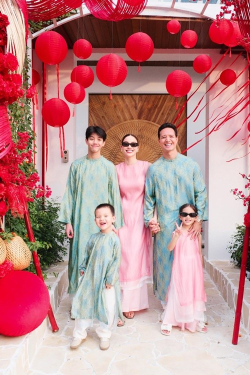 Tuổi 41, Hà Hồ tích cực ca hát, đắt show quảng cáo. Ngoài ra, nữ ca sĩ còn có tổ ấm viên mãn bên Kim Lý và các con. Ảnh: FB Hồ Ngọc Hà.