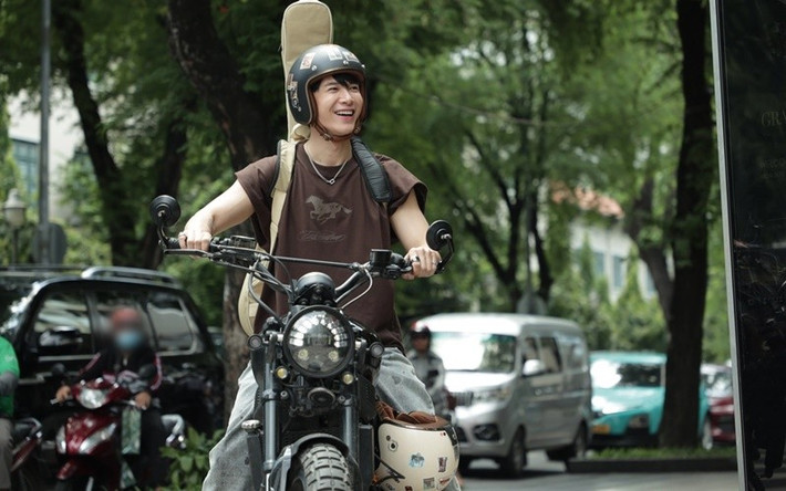 Một số dự án phim ảnh nổi bật của Anh Tú trước Nhà ba tôi một phòng gồm Hoàng tử quỷ, Cua lại vợ bầu, Siêu lừa gặp siêu lầy, Chị Mười Ba: 3 ngày sinh tử, Gặp lại chị bầu. Ảnh: Phụ Nữ Việt Nam.