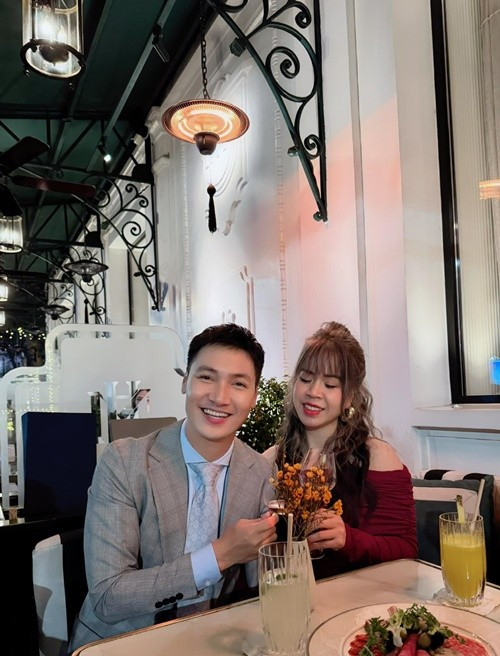 Vợ chồng Mạnh Trường không ép buộc, để con tự nhiên phát triển. Ảnh: FB Mạnh Trường.