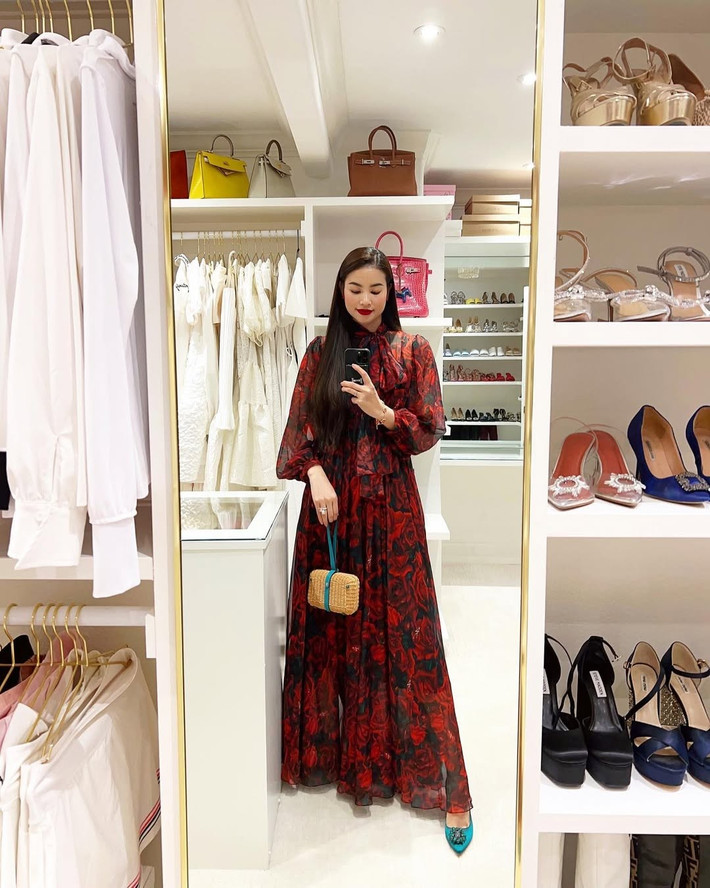 Phong cách thời trang của Phạm Hương sang trọng, thời thượng trong nhiều năm qua.