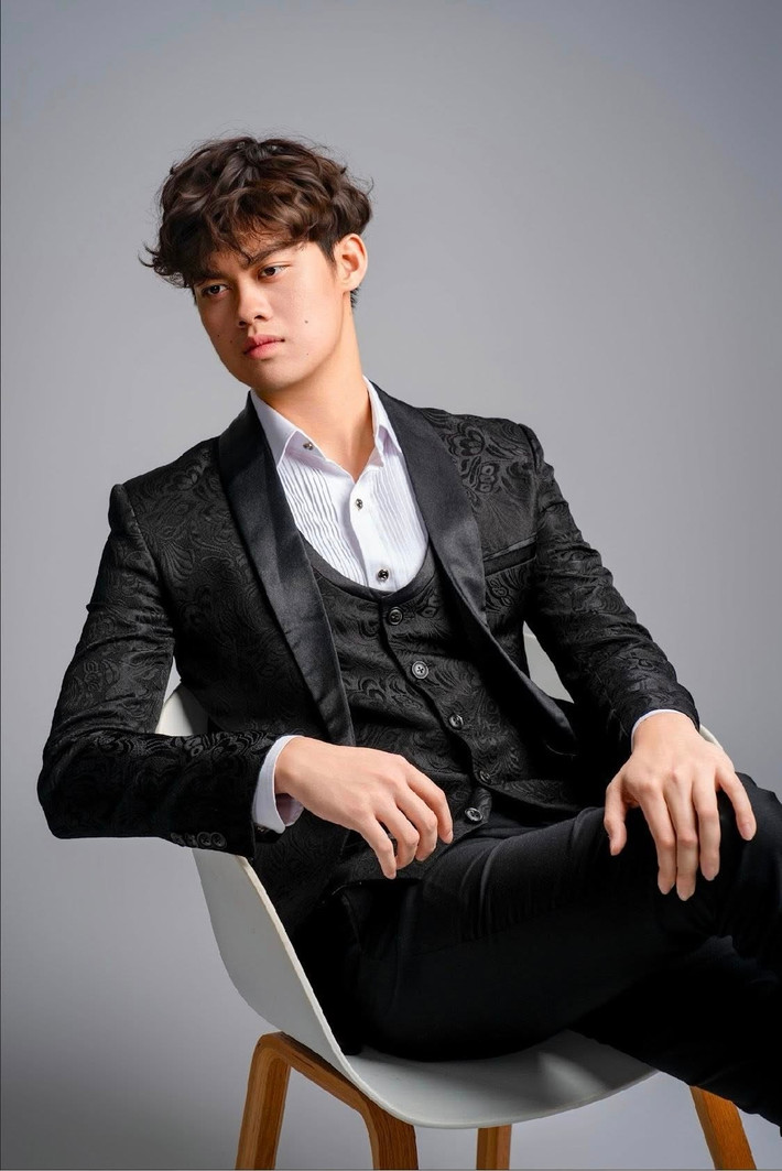 Việc theo học tại ngôi trường danh tiếng với tiêu chuẩn tuyển sinh khắt khe cho thấy năng lực học tập nghiêm túc và định hướng rõ ràng của con trai Hiền Mai. Ảnh: FB Hiền Mai.