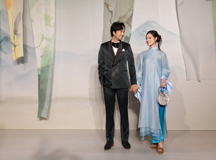 Theo Znews, trong 6 năm hẹn hò, nam diễn viên hỗ trợ, sản xuất nhiều dự án âm nhạc cho nửa kia như Nỗi buồn đáy tim, Singing in the rain, Covid fighters. Theo Arttimes, phía Sunny Đan Ngọc từng đứng sau hậu trường hỗ trợ sự kiện Đoàn Minh Tài ra mắt sách nhân dịp kỷ niệm 15 năm hoạt động nghệ thuật. Ảnh: FB Đoàn Minh Tài.