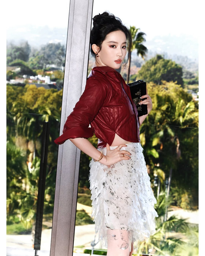 Tổng biên tập mới của Vogue China - Lưu Xung từng ca ngợi Lưu Diệc Phi là người yêu bản thân, không chạy theo mốt gầy.