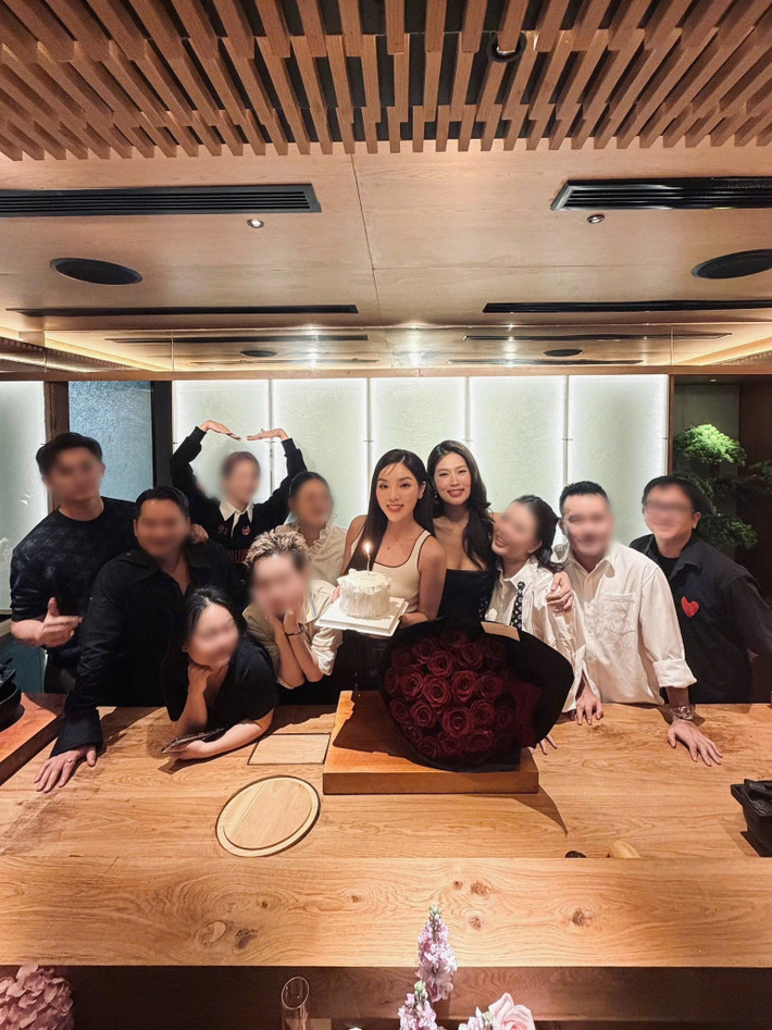 Kỳ Duyên và Thiên Ân trở nên thân thiết từ năm 2024. Hai mỹ nhân có mặt trong các sự kiện quan trọng của nhau, trò chuyện mỗi khi hội ngộ tại sự kiện.