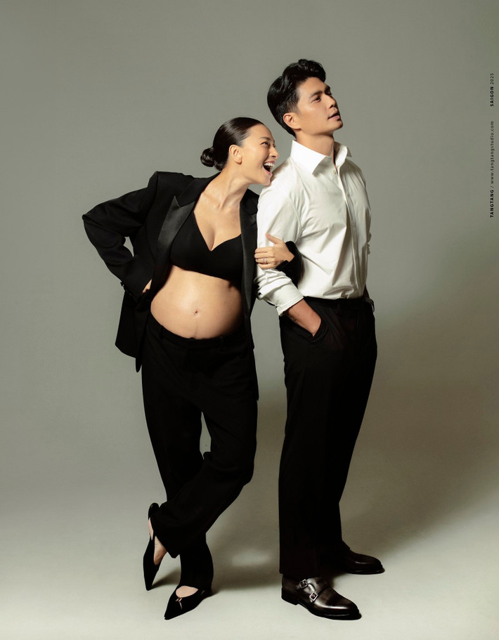 "Từ hôm nay, thế giới của ba mẹ đã có thêm một nhịp tim mang tên Gạo", nữ diễn viên bày tỏ. Ảnh: FB Ngô Thanh Vân.