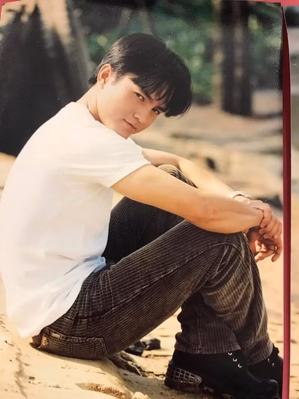 Sinh năm 1975, Cao Minh Đạt được nhiều khán giả yêu mến nhờ ngoại hình lãng tử, phong trần trên màn ảnh đầu những năm 2000. Ảnh: FB Trúc Trương Cao Minh Đạt.