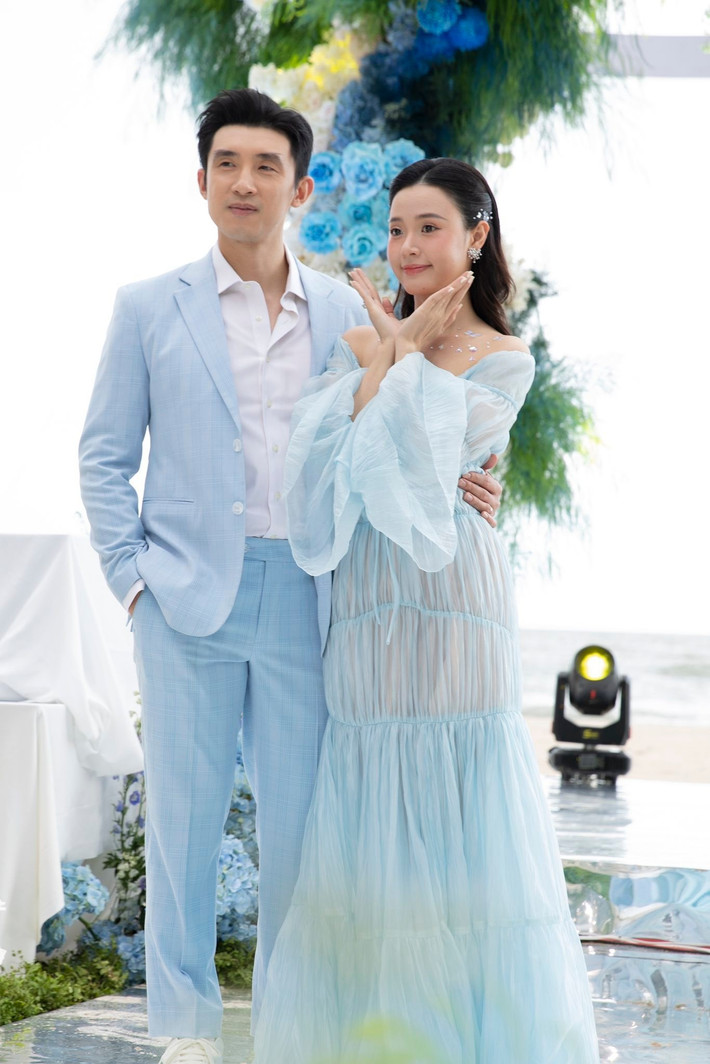 Đôi vợ chồng son liên tục xuất hiện cùng nhau tại các sự kiện, trong các chuyến du lịch.