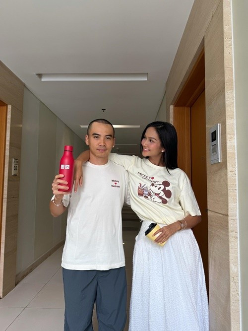 "Kể ra thì tụi em có em bé đúng quy trình. Đầu năm 2024 ra mắt ba mẹ gia đình 2 bên, giữa năm 2024 đăng ký kết hôn, 2025 biết tin có bé", Tuấn Khôi cho biết. Ảnh: FB Tuấn Khôi.