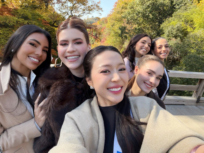 Kiều Duy giữ được vẻ rạng rỡ khi tham gia các hoạt động ở cuộc thi. Ảnh: FB Kiều Duy.