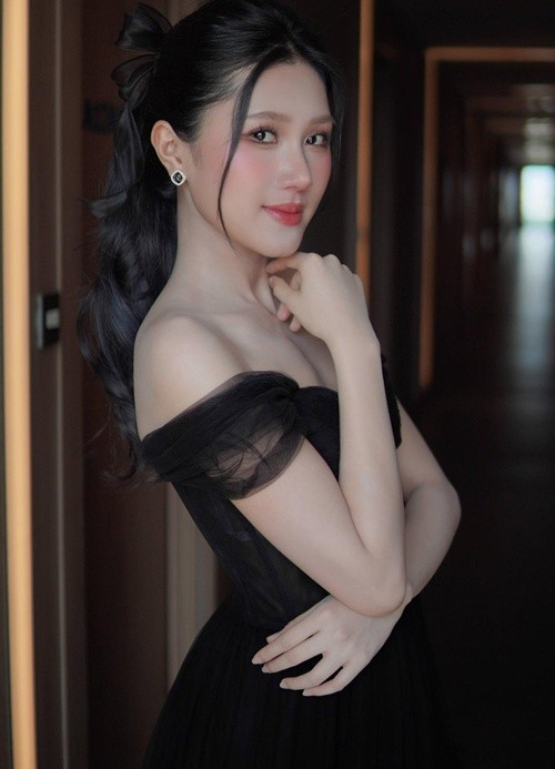 Ở Hoa hậu Hoàn vũ Việt Nam 2022, Bùi Thùy Nhiên vào top 71. Ở Hoa khôi Nam Bộ 2022, , cô đoạt danh hiệu á khôi 1. Vào chung kết Hoa hậu Việt Nam 2024, Bùi Thùy Nhiên thuộc nhóm thí sinh được đánh giá cao, được kỳ vọng tiến sâu. Ảnh: FB Bùi Thùy Nhiên.