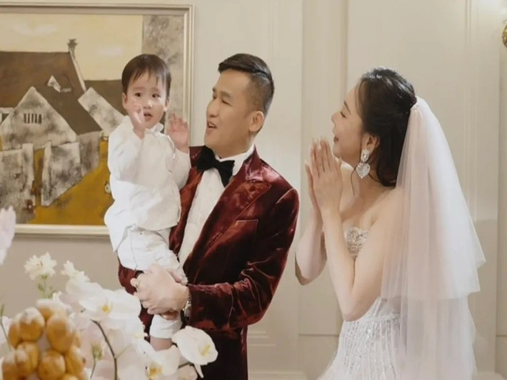 Con trai của Hồ Quỳnh Hương đáng yêu, là bản sao nhí của bố. Ảnh: VTV.